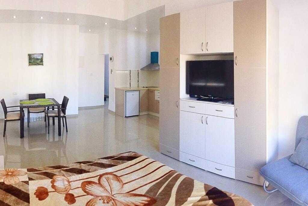 Bat Galim - Luxury Apartment By The Sea ไฮฟา ภายนอก รูปภาพ